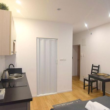 Topolowa Apartments - Self Check In - Next To Main Rail, 10 Min To Main Square 크라쿠프 외부 사진