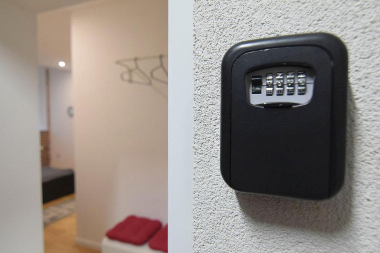Topolowa Apartments - Self Check In - Next To Main Rail, 10 Min To Main Square 크라쿠프 외부 사진